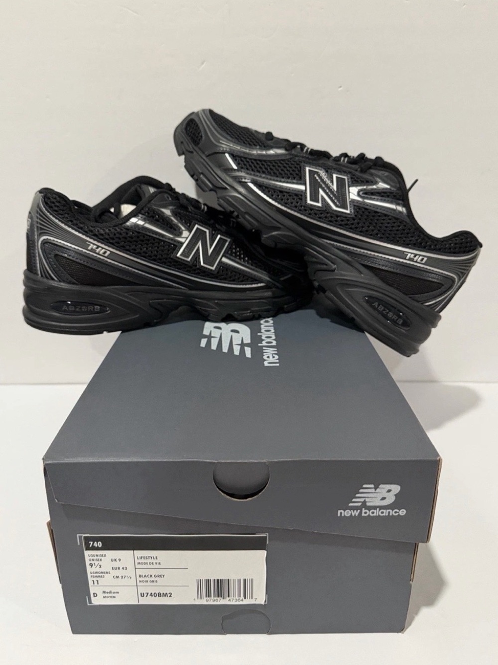 NB740v2 'Black Silver Metallic' Sz: 4.5 / 7 / 8.5 / 10.5 / 11 / 12 (U740BM2)